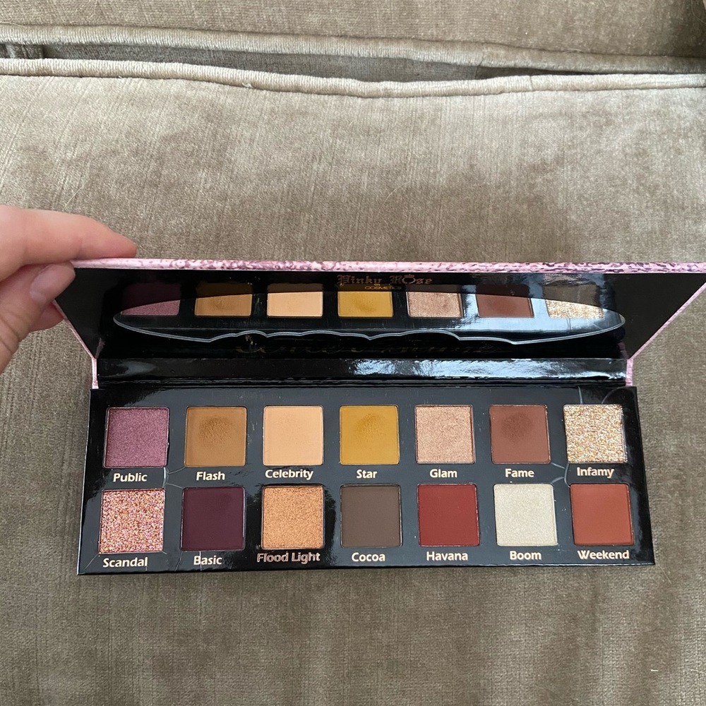 Pinky Rose Center Stage Eyeshadow Palette